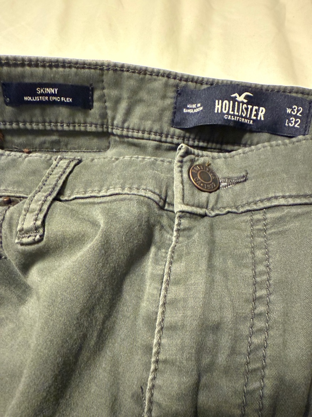 Hollister Men's Skinny Olive Green Pants - Picture 2 of 2